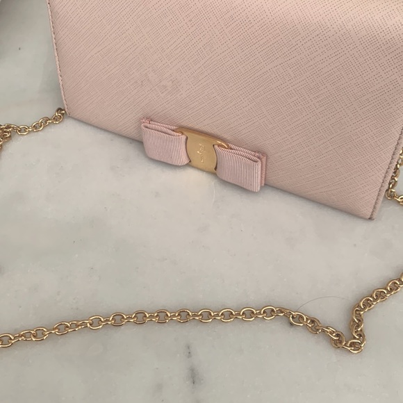 Ferragamo Vara Wallet on Chain - Picture 3 of 13